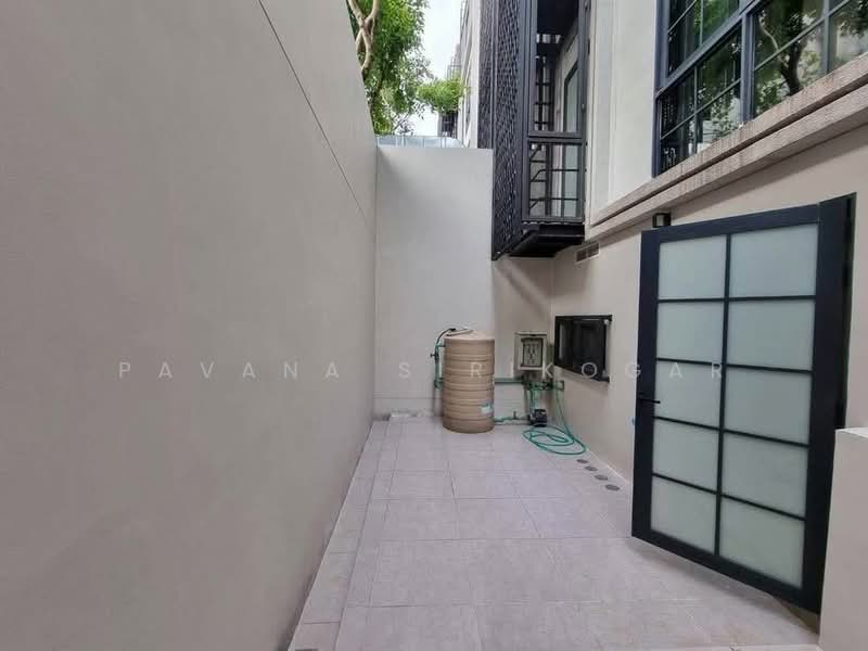 Quarter 31, Bangkok, 333 Soi Sukhumvit 31, Khlong Tan Nua, Watthana, Bangkok, 1 Bedroom, 431 sqm, Townhouse For Rent, by Pavana Sirikogar, 500181194 - DDproperty.com