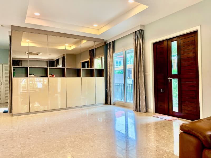 Grand Bangkok Boulevard Rama 9 - Srinakarindra, Bangkok, Krungthep Kritha 17 Alley, Thap Chang, Saphan Sung, Saphan Sung, Bangkok, 4 Bedrooms, 335 sqm, Single Detached House For Sale, by ธีรนุช ธีระวาทิน, 500181212 - DDproperty.com