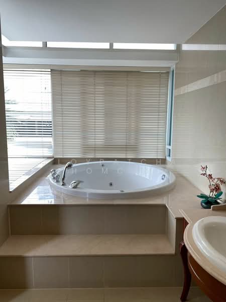 The Bangkok Sukhumvit 43, Bangkok, Soi Sukhumvit 43, Khlong Tan Nua, Watthana, Bangkok, 2 Bedrooms, 113 sqm, Condo For Rent, by Ploypatcha Chomchid, 500181310 - DDproperty.com