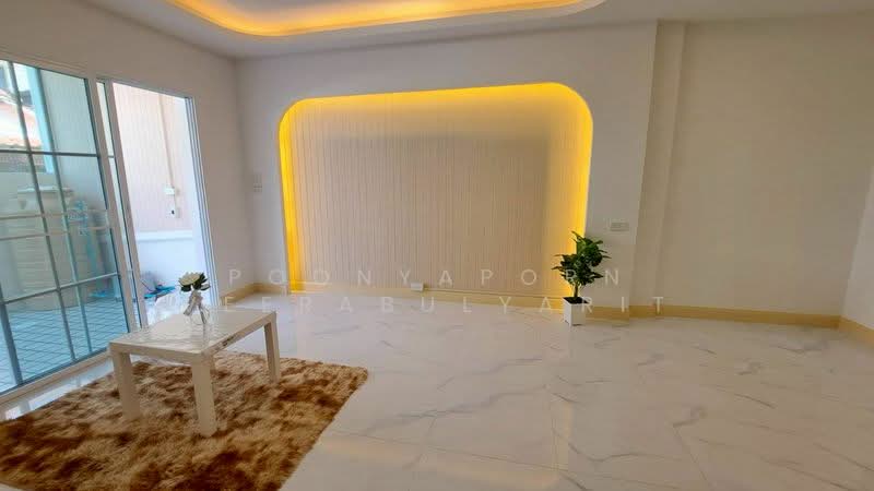 Baan Buathong 4, Nonthaburi, Ban Kluay-Sai Noi Road, Phimonrat, Bang Bua Thong, Nonthaburi, 4 Bedrooms, 144 sqm, Townhouse For Sale, by Poonyaporn Veerabulyarit, 500181357 - DDproperty.com