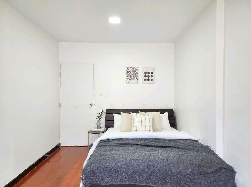 Detached house for rent, newly renovated, Huai Khwang area (SPSAD3862) Location: Huai Khwan, Bangkok, Samsen Nok, Huai Khwang, Bangkok, 5 Bedrooms, 400 sqm, Single Detached House For Rent, by Agent Pla, 500181360 - DDproperty.com