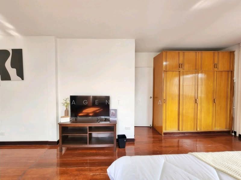 Detached house for rent, newly renovated, Huai Khwang area (SPSAD3862) Location: Huai Khwan, Bangkok, Samsen Nok, Huai Khwang, Bangkok, 5 Bedrooms, 400 sqm, Single Detached House For Rent, by Agent Pla, 500181360 - DDproperty.com