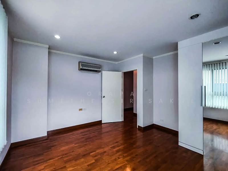 Baan Siri Sukhumvit 13, Bangkok, Soi Sukhumvit 13, Khlongtoei Nua, Watthana, Bangkok, 3 Bedrooms, 115 sqm, Condo For Sale, by Orapa Sumetheesirisakul, 500181392 - DDproperty.com