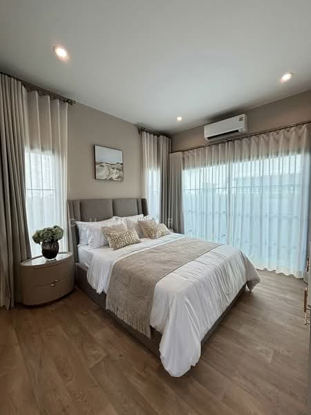 Setthasiri Bangna Km.10, Samut Prakan, Bangphli Yai, Bang Plee, Samut Prakan, 5 Bedrooms, 377 sqm, Single Detached House For Rent, by Chatuphon Mochida, 500181393 - DDproperty.com