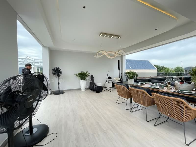 Modern Luxury 4-Bedroom Villa in Pattaya, Chon Buri (Pattaya), Huai Yai, Bang Lamung (Pattaya), Chon Buri (Pattaya), 4 Bedrooms, 390 sqm, Single Detached House For Sale, by Angsanawee Phrohying, 500181397 - DDproperty.com