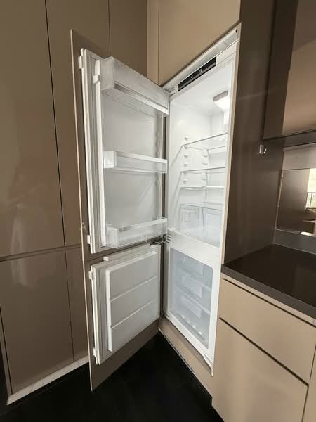 The Esse Sukhumvit 36, Bangkok, Soi Sukhumvit 36, Sukhumvit Road, Phra Kanong, Khlong Toei, Bangkok, 1 Bedroom, 38 sqm, Condo For Sale, by Ampaporn Ohnuch, 500181404 - DDproperty.com