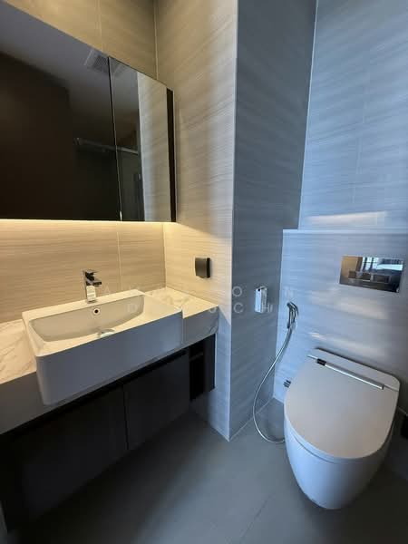 The Esse Sukhumvit 36, Bangkok, Soi Sukhumvit 36, Sukhumvit Road, Phra Kanong, Khlong Toei, Bangkok, 1 Bedroom, 38 sqm, Condo For Sale, by Ampaporn Ohnuch, 500181404 - DDproperty.com