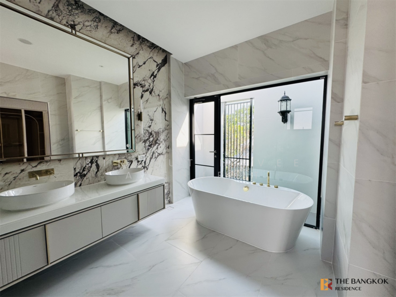 Nantawan Bangna km.15, Samut Prakan, 559 Bangna-Trad Road, Bang Chalong, Bang Plee, Samut Prakan, 5 Bedrooms, 452 sqm, Single Detached House For Sale, by Sirirut Havee Akehurst, 500181523 - DDproperty.com