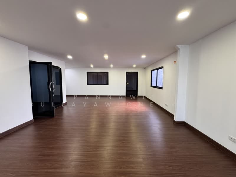 Warehouse for rent, 260 sq.m., Ladprao Subdistrict, Ladprao District, Bangkok (Code: JKP365), Bangkok, Lat Phrao, Lat Phrao, Bangkok, , 260 sqm, Warehouse/Factory For Rent, by Pannawit Dullayawichenwut, 500181597 - DDproperty.com