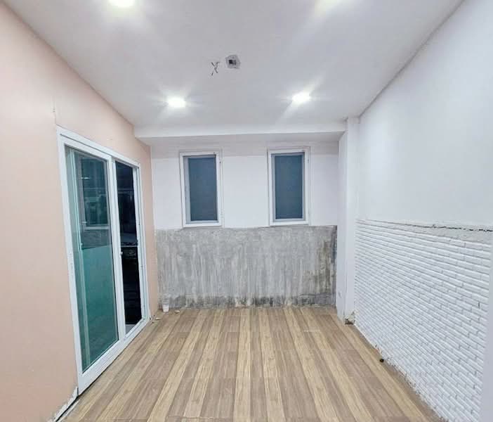 The Connect 22 Ramindra - Minburi, Bangkok, Suwinthawong Road, Min Buri, Min Buri, Bangkok, 4 Bedrooms, 100 sqm, Townhouse For Sale, by NRagent, 500181614 - DDproperty.com