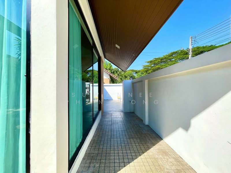 Fully Furnished House with Private Pool, Chon Buri (Pattaya), Huai Yai, Bang Lamung (Pattaya), Chon Buri (Pattaya), 2 Bedrooms, 212 sqm, Single Detached House For Sale, by Suwannee Phonthong, 500181629 - DDproperty.com