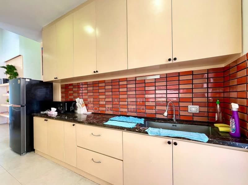 Fully Furnished House with Private Pool, Chon Buri (Pattaya), Huai Yai, Bang Lamung (Pattaya), Chon Buri (Pattaya), 2 Bedrooms, 212 sqm, Single Detached House For Sale, by Suwannee Phonthong, 500181629 - DDproperty.com