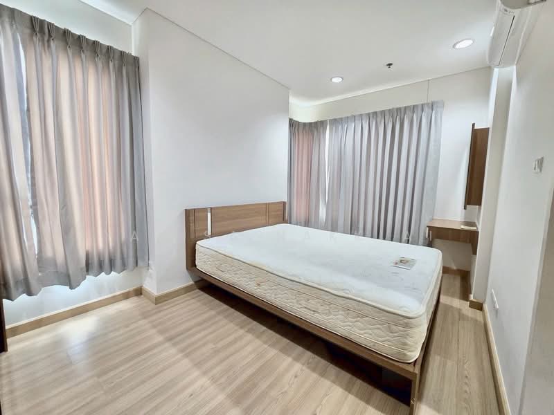 Intro Phaholyothin-Pradipat, Bangkok, Pradipat, Samsen Nai, Phaya Thai, Bangkok, 2 Bedrooms, 53 sqm, Condo For Sale, by Yanisa Nakklai, 500181647 - DDproperty.com