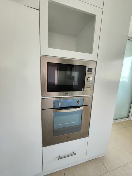 Lakeview Residences, Bangkok, Soi Sukhumvit 12, Khlong Toei, Khlong Toei, Bangkok, 4 Bedrooms, 380 sqm, Apartment For Rent, by Samerjai Lertnapakriengkai, 500181729 - DDproperty.com