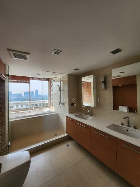 Lakeview Residences, Bangkok, Soi Sukhumvit 12, Khlong Toei, Khlong Toei, Bangkok, 4 Bedrooms, 380 sqm, Apartment For Rent, by Samerjai Lertnapakriengkai, 500181729 - DDproperty.com