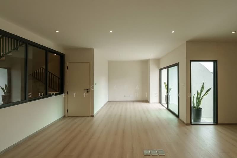 ทาวน์เฮ้าส์ 3-ห้องนอน, กรุงเทพ, ห้วยขวาง, ห้วยขวาง, กรุงเทพ, 380 ตร.ม., ทาวน์เฮ้าส์ ขาย, โดย Orapa Sumetheesirisakul, 500181833 - DDproperty.com