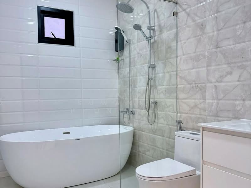 5 Bedrooms Pool Villa with Private Swimming Pool in Nong Prue Pattaya, Chon Buri (Pattaya), Nong Pru, Bang Lamung (Pattaya), Chon Buri (Pattaya), 5 Bedrooms, 250 sqm, Single Detached House For Sale, by Suwannee Phonthong, 500181879 - DDproperty.com