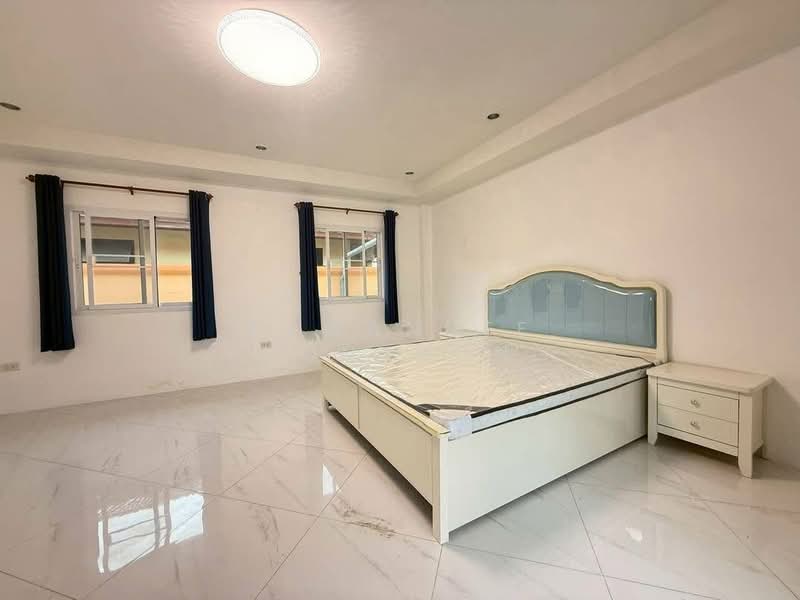 beautifully renovated pool villa inBaan Balina 1, Chon Buri (Pattaya), Na Chom Thian, Sattahip, Chon Buri (Pattaya), 4 Bedrooms, 280 sqm, Single Detached House For Sale, by Suwannee Phonthong, 500181930 - DDproperty.com