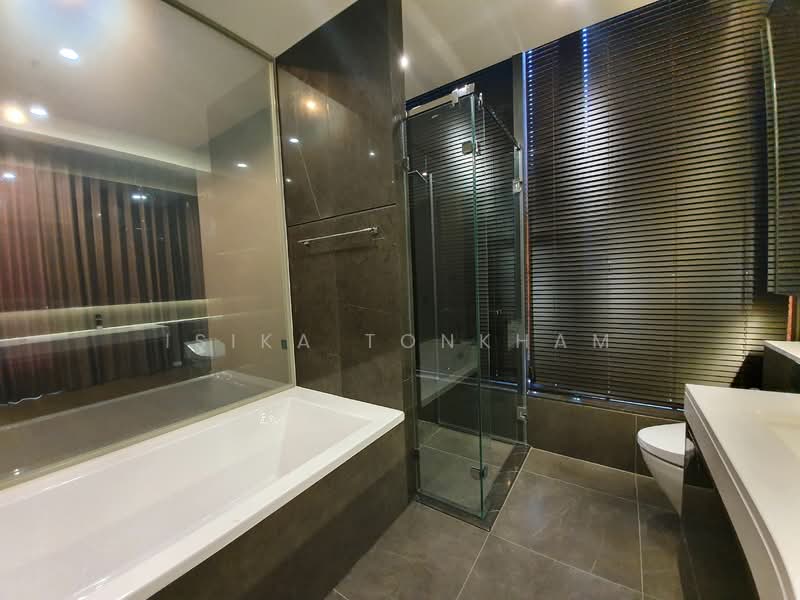 The Esse at Singha Complex, Bangkok, 1788 New Petchaburi Rd, Khlongtoei Nua, Watthana, Bangkok, 2 Bedrooms, 77 sqm, Condo For Rent, by Isika Tonkham, 500181946 - DDproperty.com