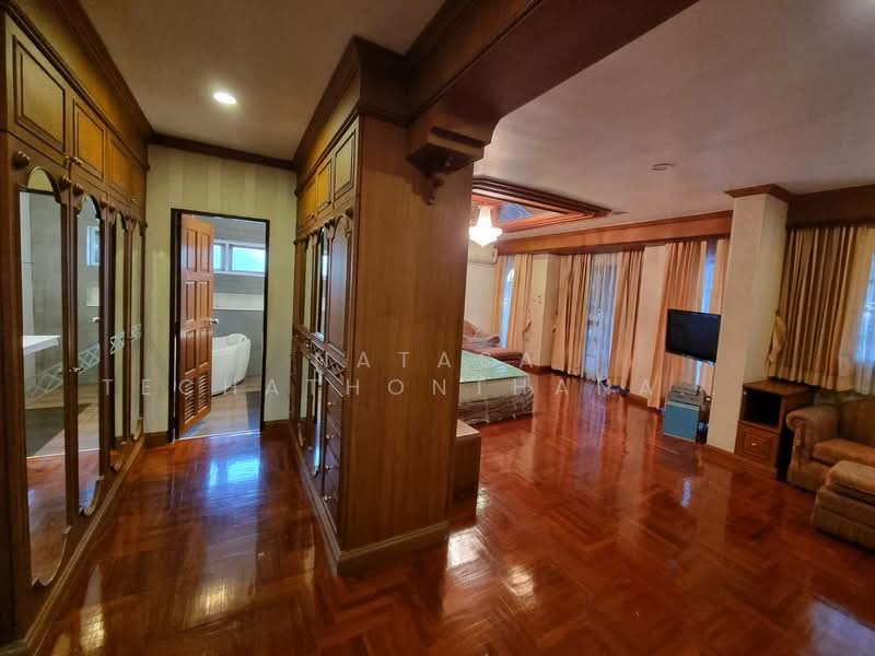 For Rent - 4-BR House, Bangkok