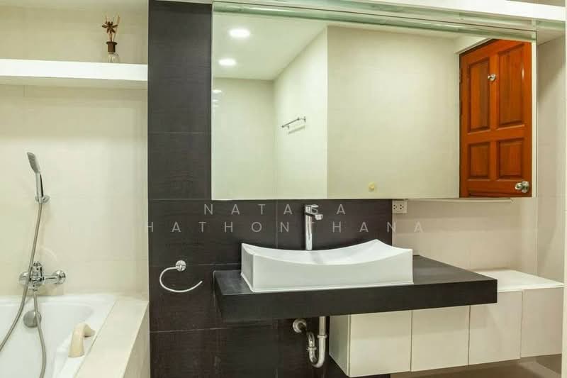 33 Tower : 33 ทาวเวอร์, กรุงเทพ, 399 ถนน สุขุมวิท, คลองตันเหนือ, วัฒนา, กรุงเทพ, 320 ตร.ม., คอนโด ให้เช่า, โดย Natasa Techathonthanakhun, 500182078 - DDproperty.com