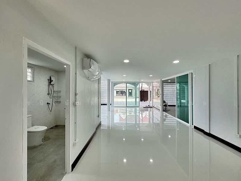 เช่าหรือขาย โฮมออฟฟิส ถนนนวมินทร์ 1.5 กม. จาก MRT คู้บอน, กรุงเทพ, นวมินทร์, นวลจันทร์, บึงกุ่ม, กรุงเทพ, 350 ตร.ม., สำนักงาน ให้เช่า, โดย ชนิจนันท์ มีวงศ์อุโฆษ, 500182097 - DDproperty.com