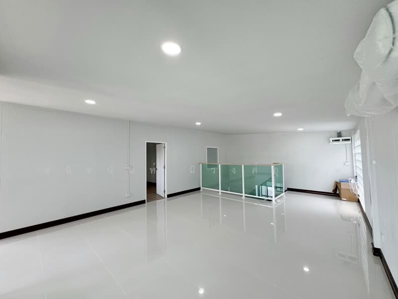 Sale or Rent Home Office on Nawamin Road 1.5 km from MRT Khu Bon, Bangkok, นวมินทร์, Nuan Chan, Bueng Kum, Bangkok, , 350 sqm, Office Space For Rent, by Chanitnun Mewongukote, 500182097 - DDproperty.com