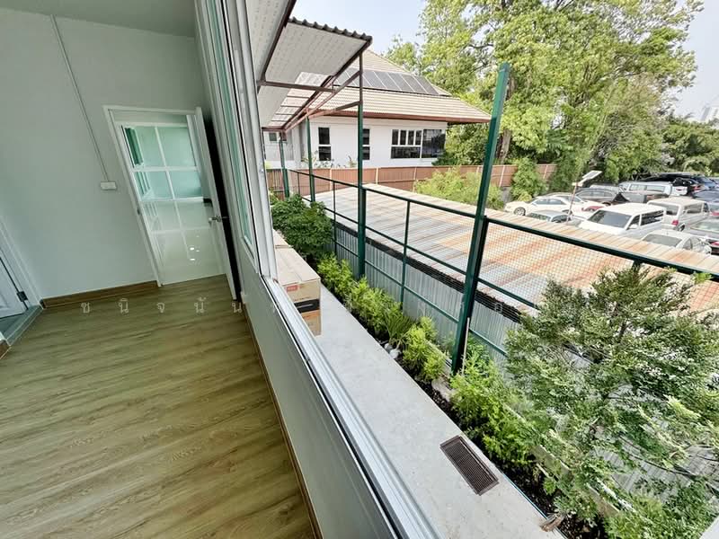 Sale or Rent Home Office on Nawamin Road 1.5 km from MRT Khu Bon, Bangkok, นวมินทร์, Nuan Chan, Bueng Kum, Bangkok, , 350 sqm, Office Space For Rent, by Chanitnun Mewongukote, 500182097 - DDproperty.com