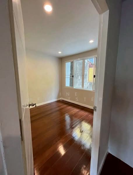 2-Storey Home Office Soi Phatthanakan 23, Newly Renovated, Near Airport Link Ramkhamhaeng, Bangkok, Suan Luang, Suan Luang, Bangkok, , 150 sqm, Office Space For Rent, by LINE @firststep, 500182144 - DDproperty.com