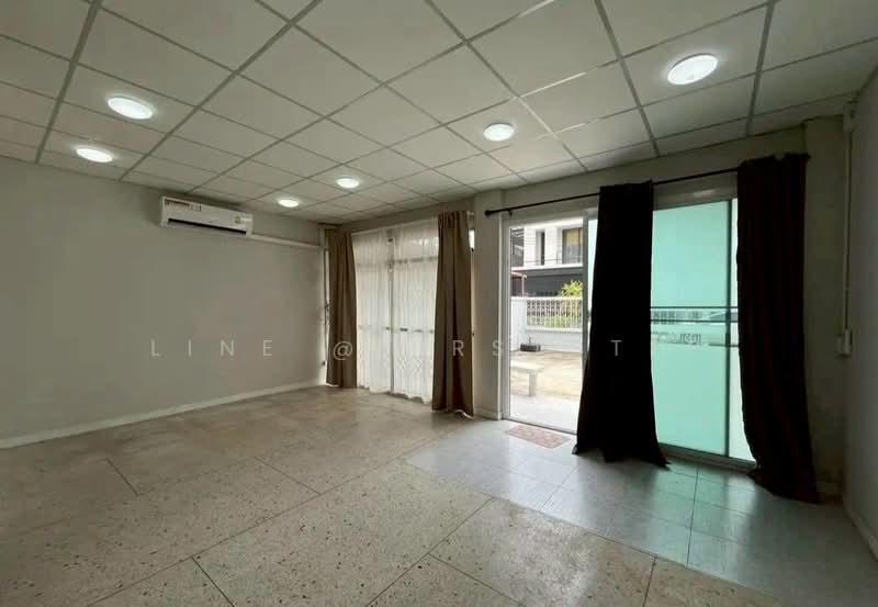 2-Storey Home Office Soi Phatthanakan 23, Newly Renovated, Near Airport Link Ramkhamhaeng, Bangkok, Suan Luang, Suan Luang, Bangkok, , 150 sqm, Office Space For Rent, by LINE @firststep, 500182144 - DDproperty.com