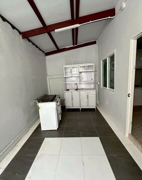 2-Storey Home Office Soi Phatthanakan 23, Newly Renovated, Near Airport Link Ramkhamhaeng, Bangkok, Suan Luang, Suan Luang, Bangkok, , 150 sqm, Office Space For Rent, by LINE @firststep, 500182144 - DDproperty.com