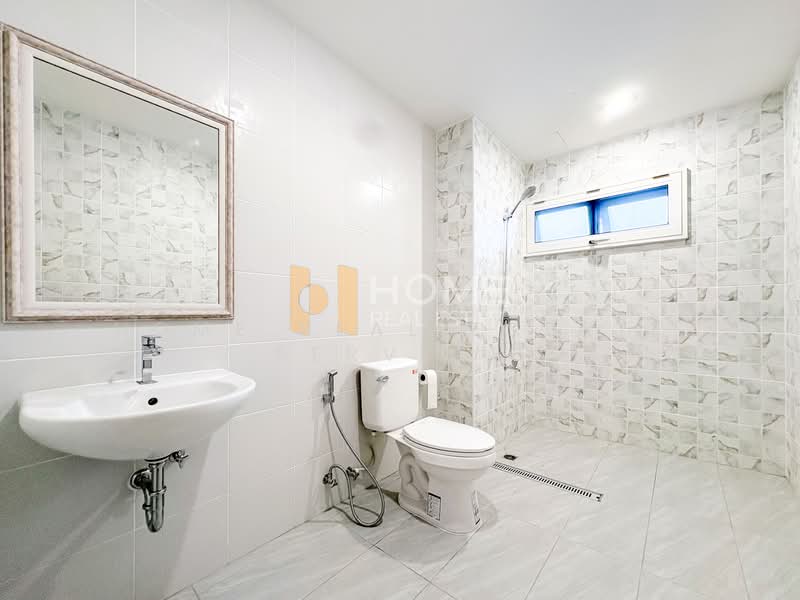 House and Land Ratchada Niwet 14, Bangkok, Samsen Nok, Huai Khwang, Bangkok, 4 Bedrooms, 220 sqm, Single Detached House For Sale, by HOME Real Estate Service, 500182217 - DDproperty.com