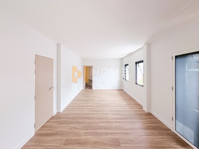 House and Land Ratchada Niwet 14, Bangkok, Samsen Nok, Huai Khwang, Bangkok, 4 Bedrooms, 220 sqm, Single Detached House For Sale, by HOME Real Estate Service, 500182217 - DDproperty.com