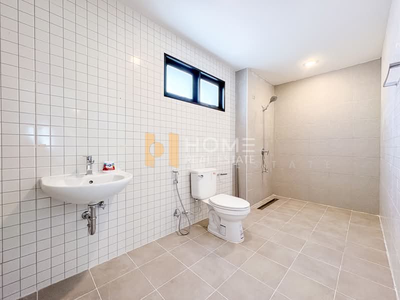 House and Land Ratchada Niwet 14, Bangkok, Samsen Nok, Huai Khwang, Bangkok, 4 Bedrooms, 220 sqm, Single Detached House For Sale, by HOME Real Estate Service, 500182217 - DDproperty.com