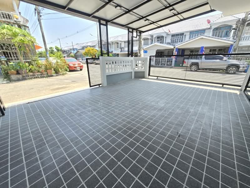 หมู่บ้านอยู่เจริญ 4 ตำบลลาดสวาย อำเภอลำลูกกา ปทุมธานี, Pathum Thani, ไสวประชาราษฎร์, Lat Sawai, Lam Luk Ka, Pathum Thani, 4 Bedrooms, 104 sqm, Townhouse For Sale, by นภัสศรณ์ วงศ์สินไทยกร (นันท์), 500182264 - DDproperty.com