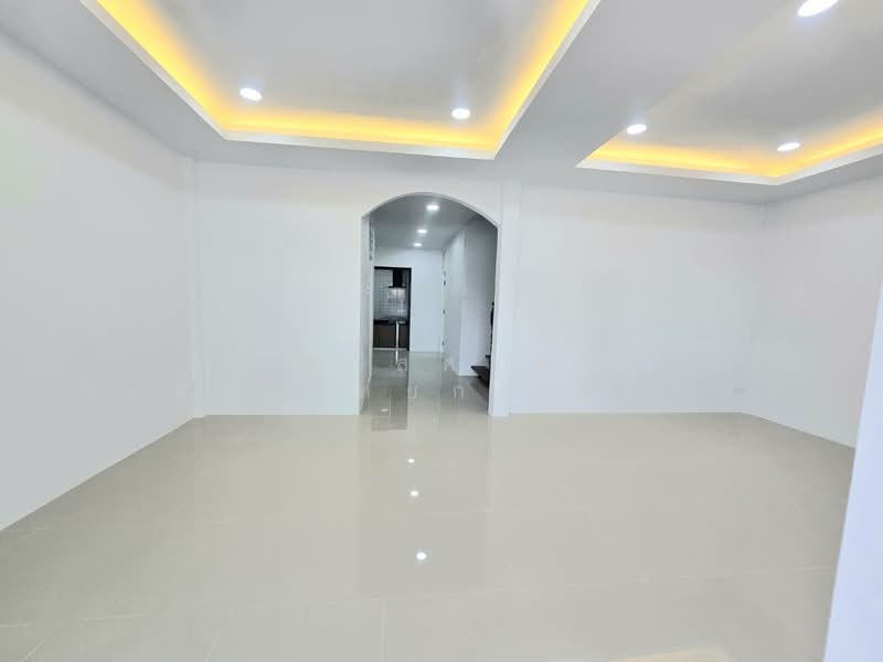 หมู่บ้านอยู่เจริญ 4 ตำบลลาดสวาย อำเภอลำลูกกา ปทุมธานี, ปทุมธานี, ไสวประชาราษฎร์, ลาดสวาย, ลำลูกกา, ปทุมธานี, 104 ตร.ม., ทาวน์เฮ้าส์ ขาย, โดย นภัสศรณ์ วงศ์สินไทยกร (นันท์), 500182264 - DDproperty.com