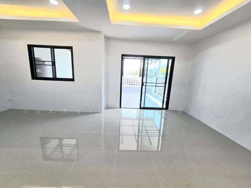 หมู่บ้านอยู่เจริญ 4 ตำบลลาดสวาย อำเภอลำลูกกา ปทุมธานี, Pathum Thani, ไสวประชาราษฎร์, Lat Sawai, Lam Luk Ka, Pathum Thani, 4 Bedrooms, 104 sqm, Townhouse For Sale, by นภัสศรณ์ วงศ์สินไทยกร (นันท์), 500182264 - DDproperty.com