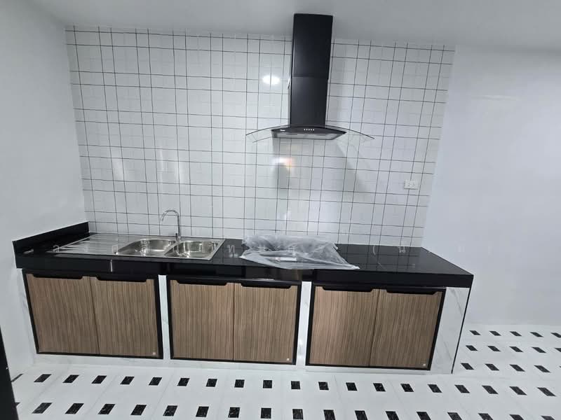 หมู่บ้านอยู่เจริญ 4 ตำบลลาดสวาย อำเภอลำลูกกา ปทุมธานี, Pathum Thani, ไสวประชาราษฎร์, Lat Sawai, Lam Luk Ka, Pathum Thani, 4 Bedrooms, 104 sqm, Townhouse For Sale, by นภัสศรณ์ วงศ์สินไทยกร (นันท์), 500182264 - DDproperty.com