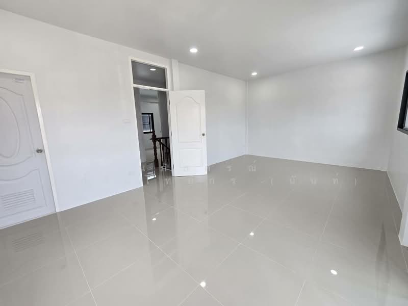 หมู่บ้านอยู่เจริญ 4 ตำบลลาดสวาย อำเภอลำลูกกา ปทุมธานี, ปทุมธานี, ไสวประชาราษฎร์, ลาดสวาย, ลำลูกกา, ปทุมธานี, 104 ตร.ม., ทาวน์เฮ้าส์ ขาย, โดย นภัสศรณ์ วงศ์สินไทยกร (นันท์), 500182264 - DDproperty.com