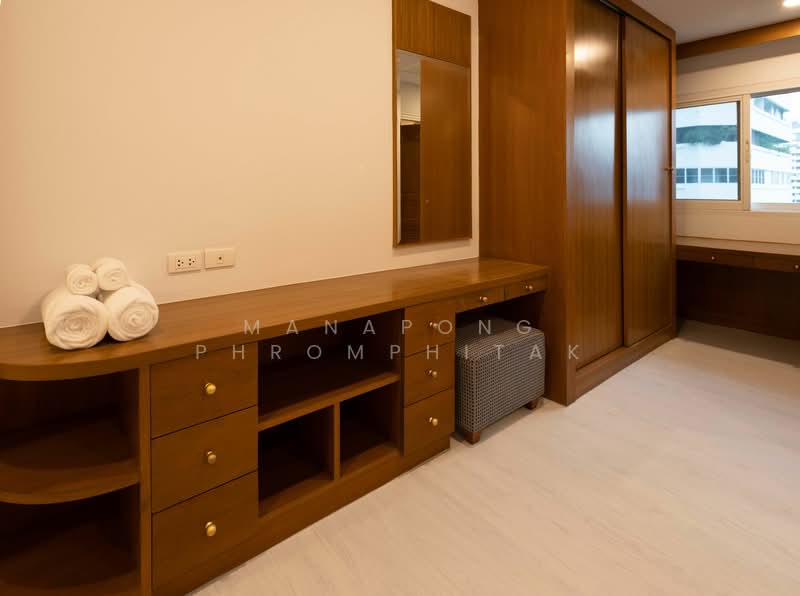 Chaidee Mansion, Bangkok, 75-7 Soi Sukhumvit 11, Khlongtoei Nua, Watthana, Bangkok, 3 Bedrooms, 270 sqm, Apartment For Rent, by Manapong Phromphitak, 500182270 - DDproperty.com