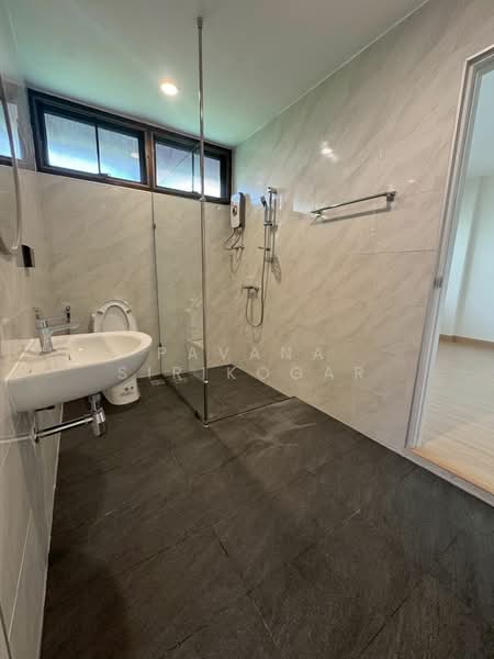 3-BR House, Bangkok, Bang Chak, Phra Khanong, Bangkok, 3 Bedrooms, 400 sqm, Single Detached House For Rent, by Pavana Sirikogar, 500182279 - DDproperty.com