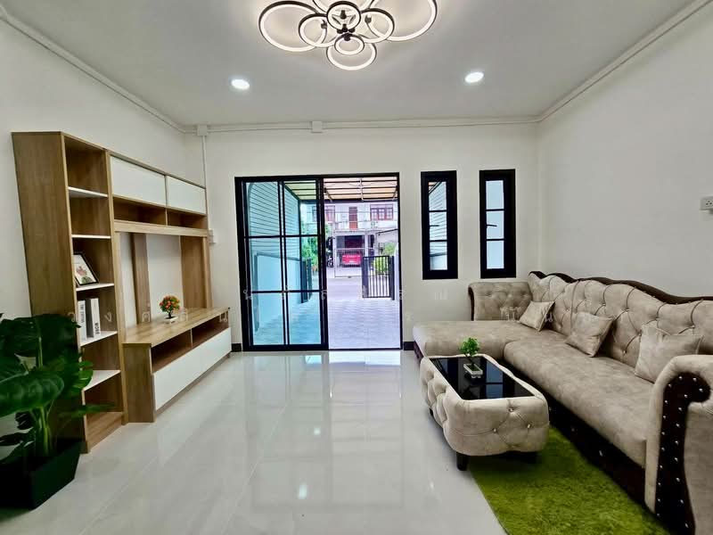 Supawan Ramkhamhaeng, Bangkok, Ramkhamhaeng Road, Min Buri, Min Buri, Bangkok, 2 Bedrooms, 80 sqm, Townhouse For Sale, by นภัสศรณ์ วงศ์สินไทยกร (นันท์), 500182325 - DDproperty.com