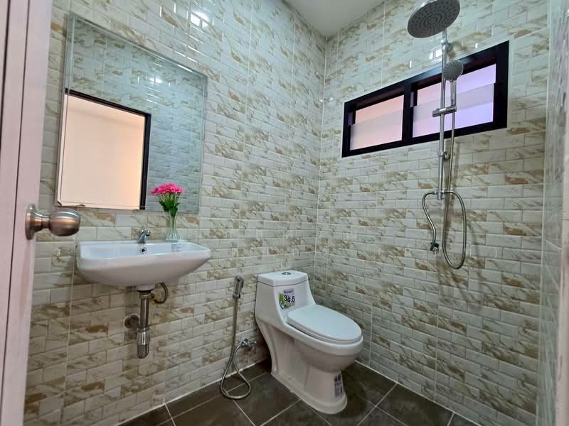 Supawan Ramkhamhaeng, Bangkok, Ramkhamhaeng Road, Min Buri, Min Buri, Bangkok, 2 Bedrooms, 80 sqm, Townhouse For Sale, by นภัสศรณ์ วงศ์สินไทยกร (นันท์), 500182325 - DDproperty.com