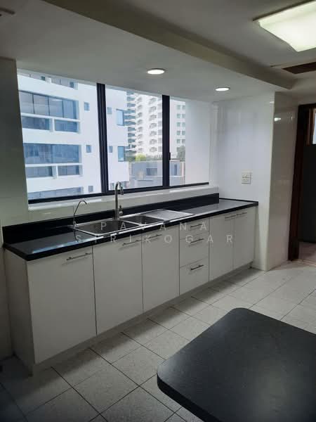 President Park Sukhumvit 24, Bangkok, 99 Sukhumvit 24 Alley, Khlongtoei Nua, Watthana, Bangkok, 3 Bedrooms, 260 sqm, Condo For Rent, by Pavana Sirikogar, 500182335 - DDproperty.com