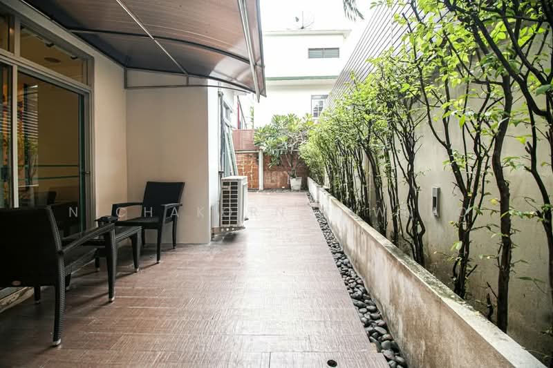 Destiny @ 63, Bangkok, 29-2 Soi Ekamai 10, Khlong Tan Nua, Watthana, Bangkok, 2 Bedrooms, 135 sqm, Condo For Rent, by Nichakorn Tawnao, 500182355 - DDproperty.com