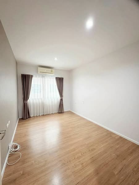 Baan Klang Muang Ladprao-Serithai, Bangkok, 8-2 Soi Serithai 52, Khan Na Yao, Khan Na Yao, Bangkok, 3 Bedrooms, 152 sqm, Townhouse For Sale, by คุณนิว, 500182370 - DDproperty.com