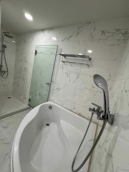 Baan Thanon Sarasin condominium, Bangkok, Sarasin, Lumphini, Pathum Wan, Bangkok, 2 Bedrooms, 95 sqm, Condo For Rent, by Intouch Abhinorasaeth, 500182392 - DDproperty.com