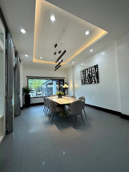 4-BR Villa, Bangkok, Khlong Tan Nua, Watthana, Bangkok, 4 Bedrooms, 550 sqm, Villa For Rent, by Pavana Sirikogar, 500182398 - DDproperty.com