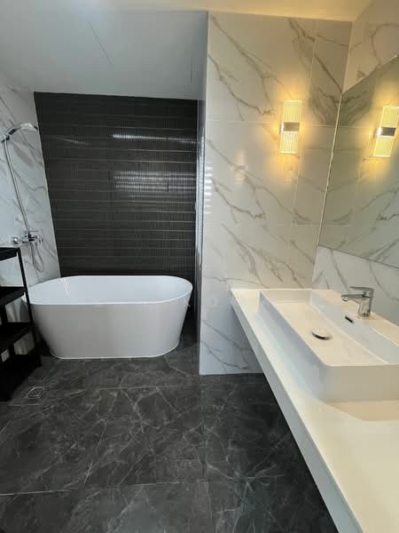 Tai Ping Towers, Bangkok, 582 Soi Sukhumvit 63, Khlong Tan Nua, Watthana, Bangkok, 2 Bedrooms, 102 sqm, Condo For Rent, by Pavana Sirikogar, 500182409 - DDproperty.com