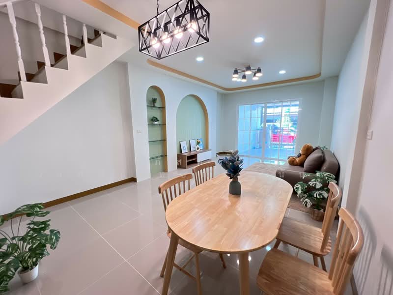 หมู่บ้านตะวันนา ซ.จตุโชติ12 ถ.สุขาภิบาล5 แขวงออเงิน เขตสายไหม กทม., กรุงเทพ, สุขาภิบาล5, ออเงิน, สายไหม, กรุงเทพ, 80 ตร.ม., ทาวน์เฮ้าส์ ขาย, โดย นภัสศรณ์ วงศ์สินไทยกร (นันท์), 500182427 - DDproperty.com